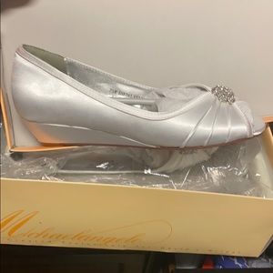 Silver size 7.5 shoes prom formal wedding